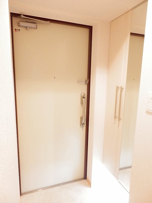 グランドール（三郷市） 玄関