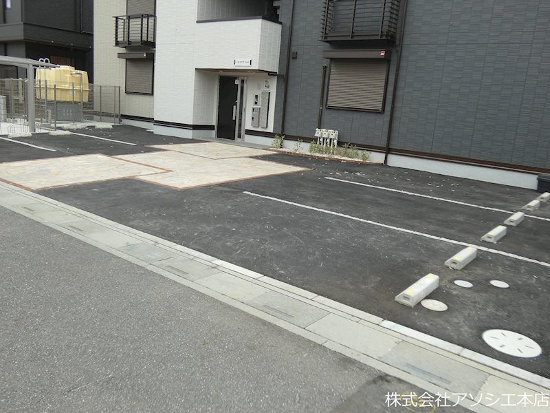 CREST吉川 駐車場