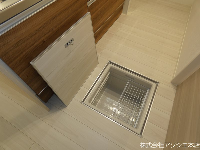 CREST吉川 床下収納