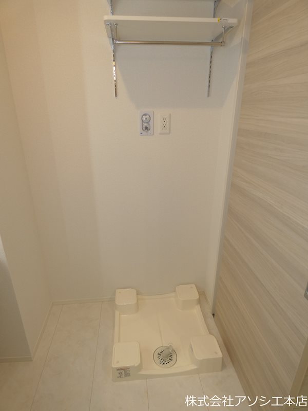 CREST吉川 室内洗濯機置き場