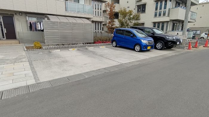 プルメリア（八潮市古新田） 駐車場