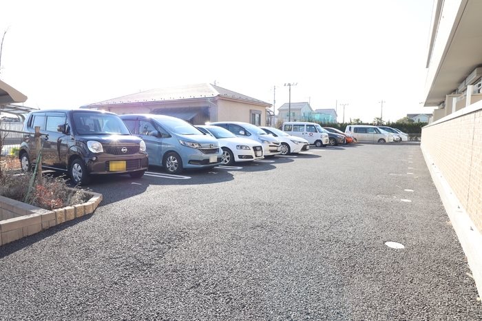 ヴァンヴェール（八潮市伊勢野） 駐車場
