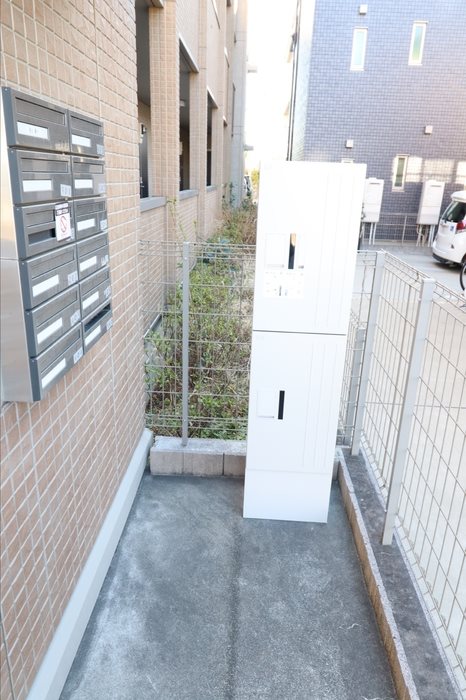 ヴァンヴェール（八潮市伊勢野） 宅配ボックス