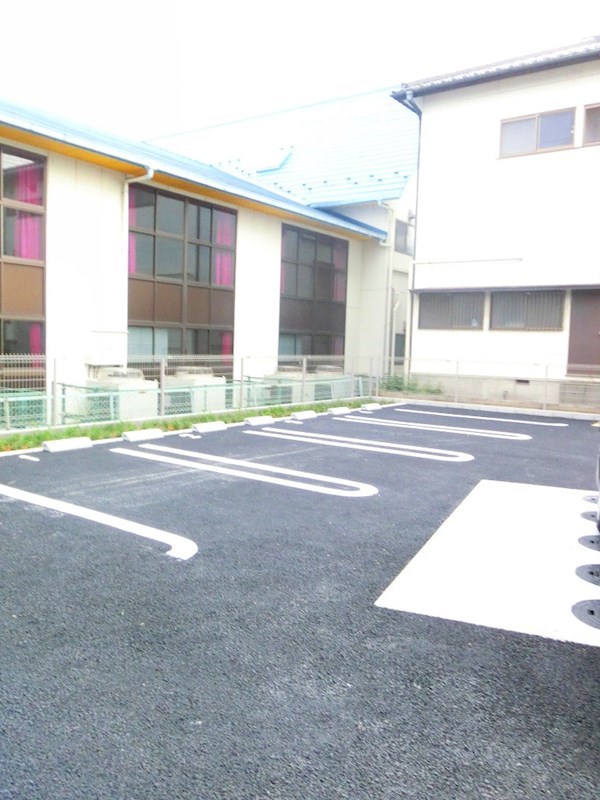 ベルウッド（八潮市西袋） 駐車場