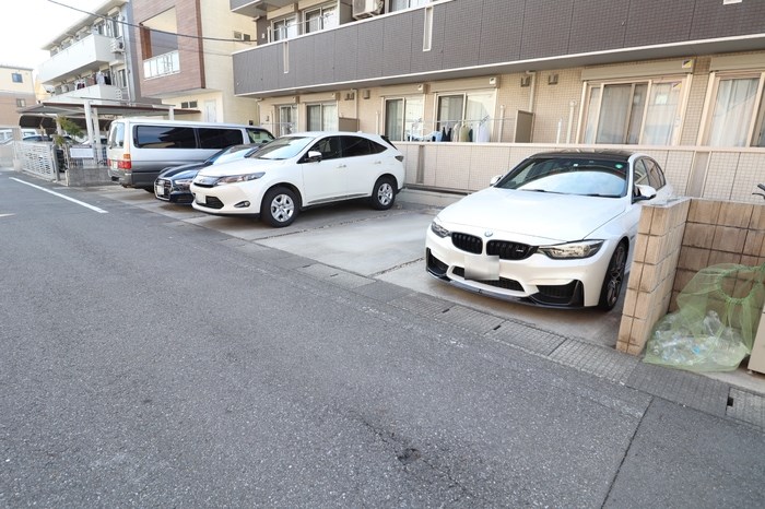 エクセル（三郷市） 駐車場