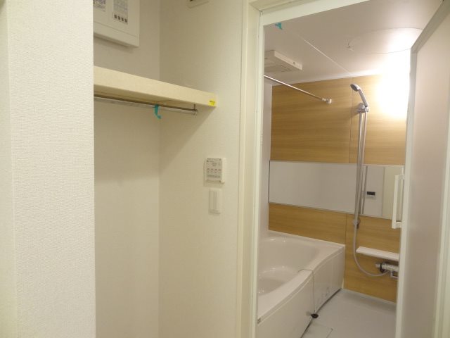エテルノ（八潮市緑町3丁目） 収納