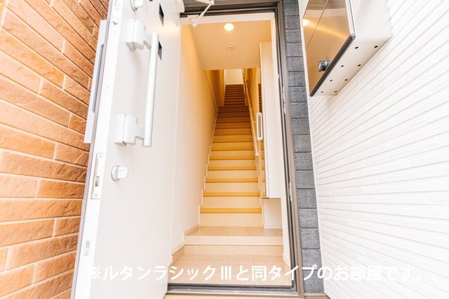 アーバン　グランデ（越谷市袋山） 同型タイプの参考写真になります。