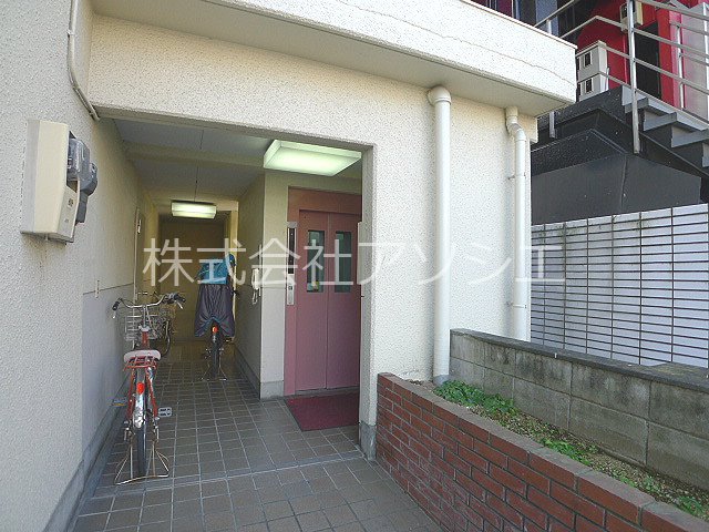 オレンジキャッスル南越谷3号館 エントランス