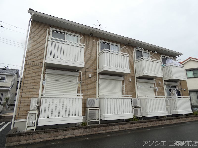 グランモアのご紹介は住まいの窓口 アソシエへお任せください。