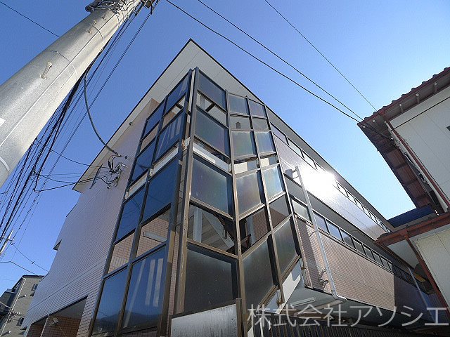 シャルマン草加Ⅱのご紹介は住まいの窓口　アソシエへお任せ下さい。