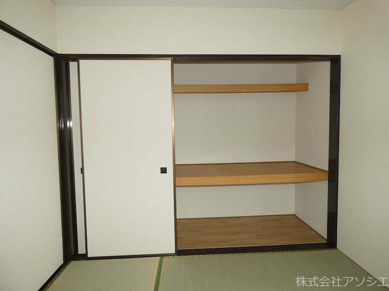 スカイハイツミカシマ 押入れ収納