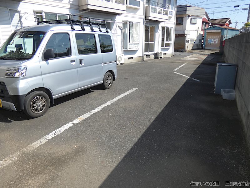 スカイハイツミカシマ 駐車場
