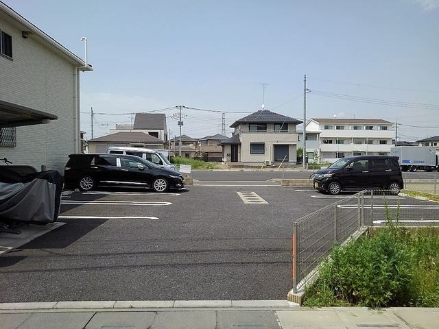 ポワール・メゾン　T2 駐車場
