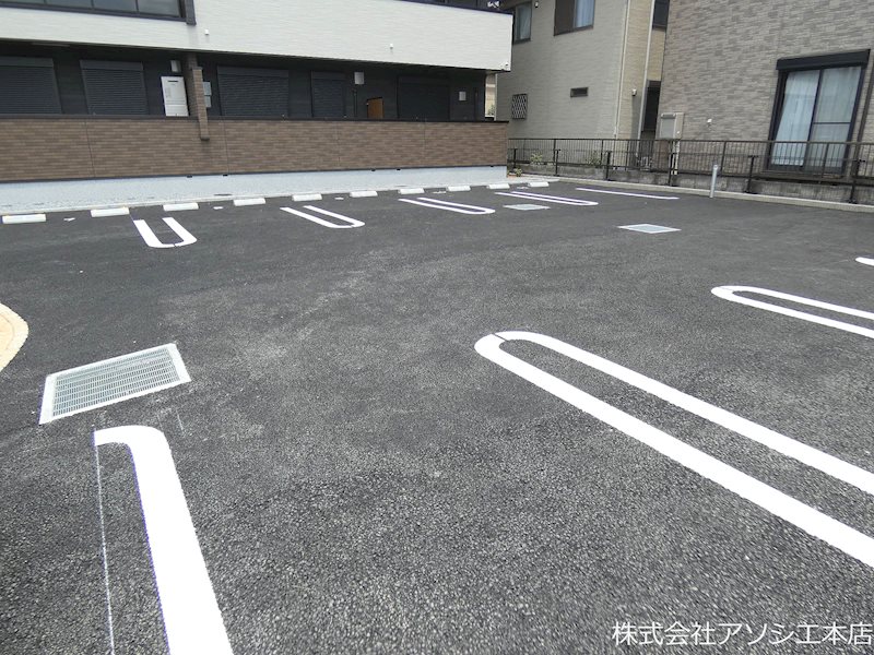 エテルノ・グランデⅡ 駐車場