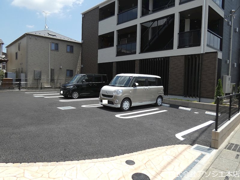 エテルノ・グランデⅠ 駐車場