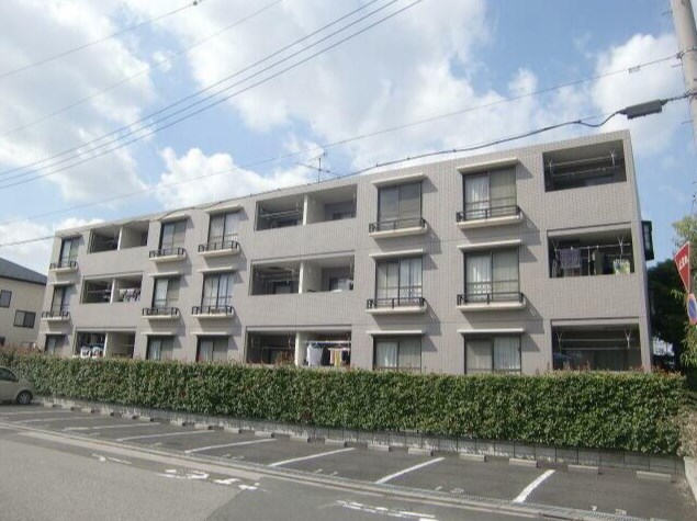 サンモールフジのご紹介は住まいの窓口アソシエにお任せ下さい。
