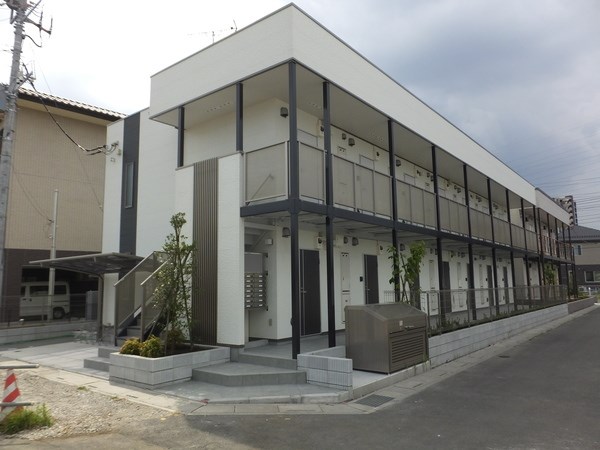 エストラージのご紹介は住まいの窓口アソシエへ