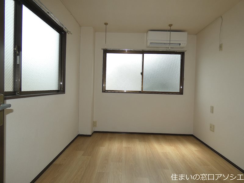 Rフォレストビル ※写真は反転タイプになります。