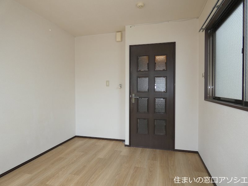 Rフォレストビル ※写真は反転タイプになります。