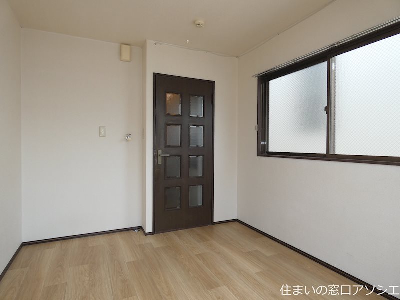 Rフォレストビル ※写真は反転タイプになります。