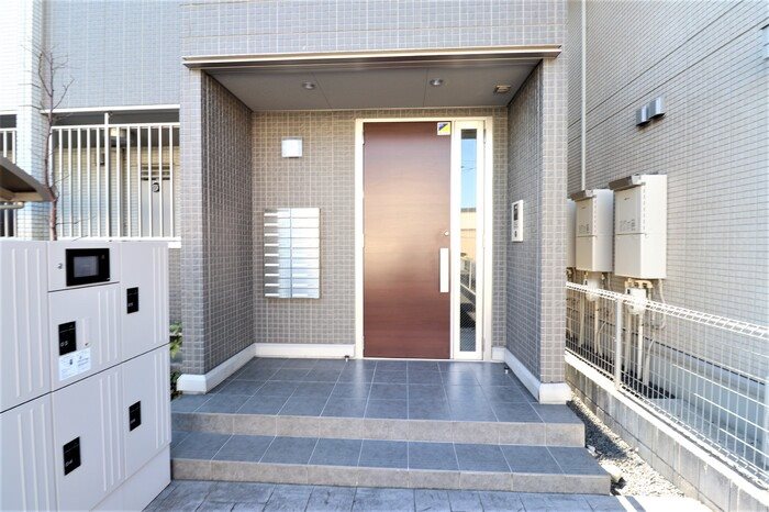 グレイス（草加市氷川町） エントランス