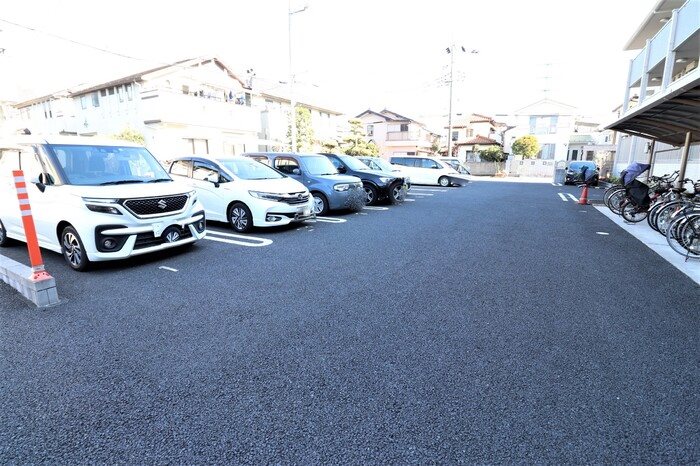 グレイス（草加市氷川町） 駐車場