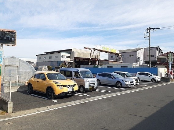 テル・ソレイユⅢ 駐車場