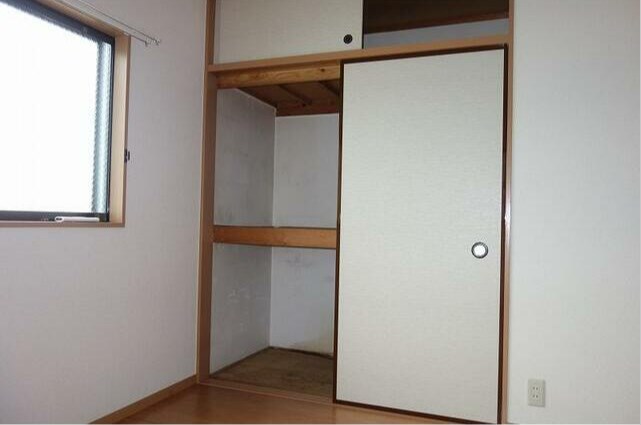グロリアマンション 収納
