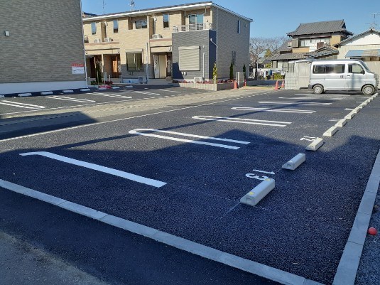 ブリーゼ　ツヴァイ 駐車場