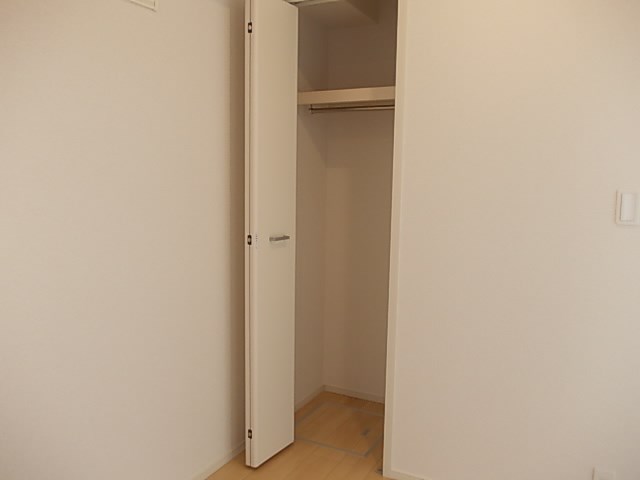 イセソラージュC 収納