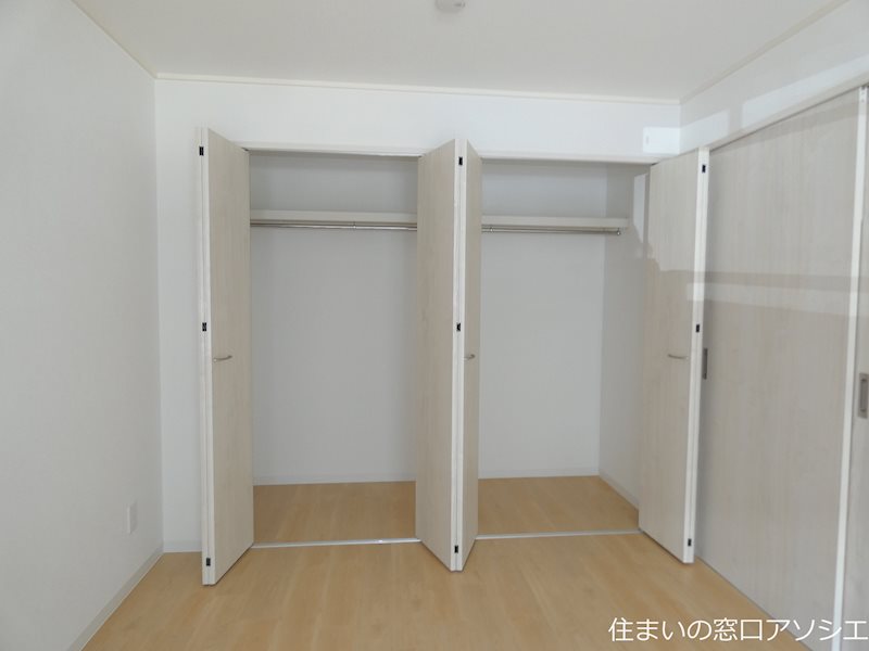 エルメホール越谷2号棟 クローゼット