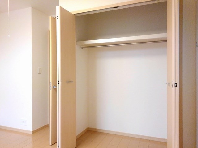 アーバンウィンズⅦ 収納