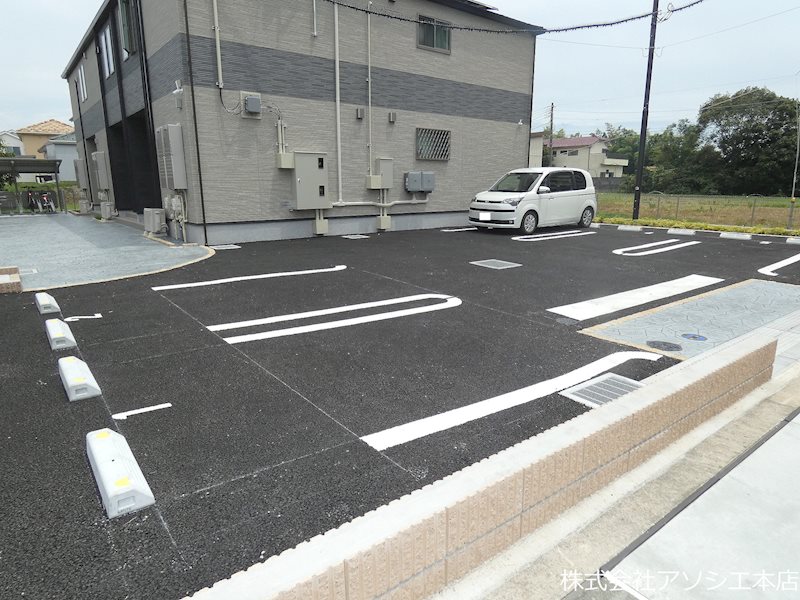 モナコⅢ 駐車場