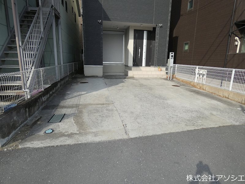 弥生町レントハウス 駐車場