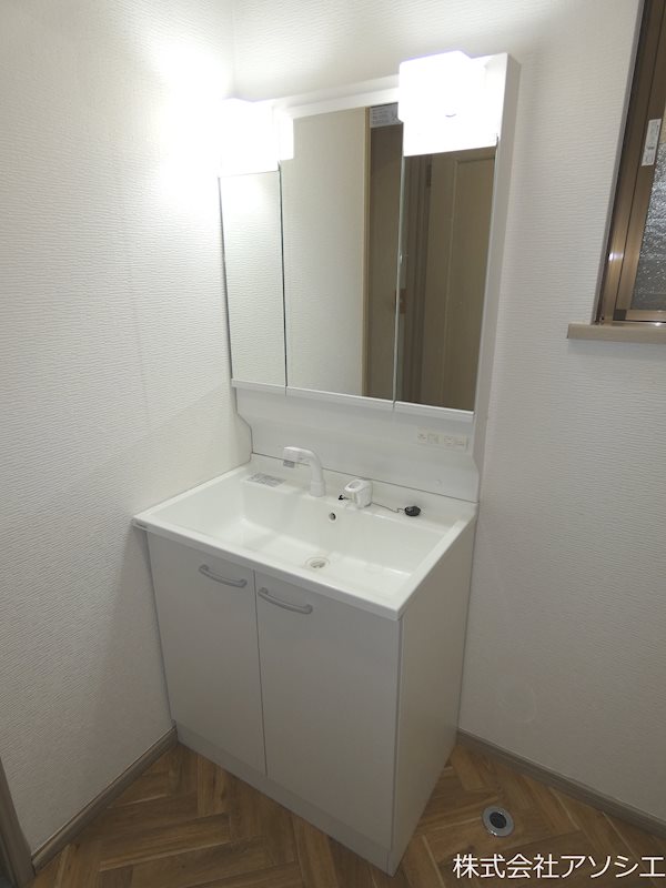越谷千間台西六丁目戸建 シャンプードレッサー