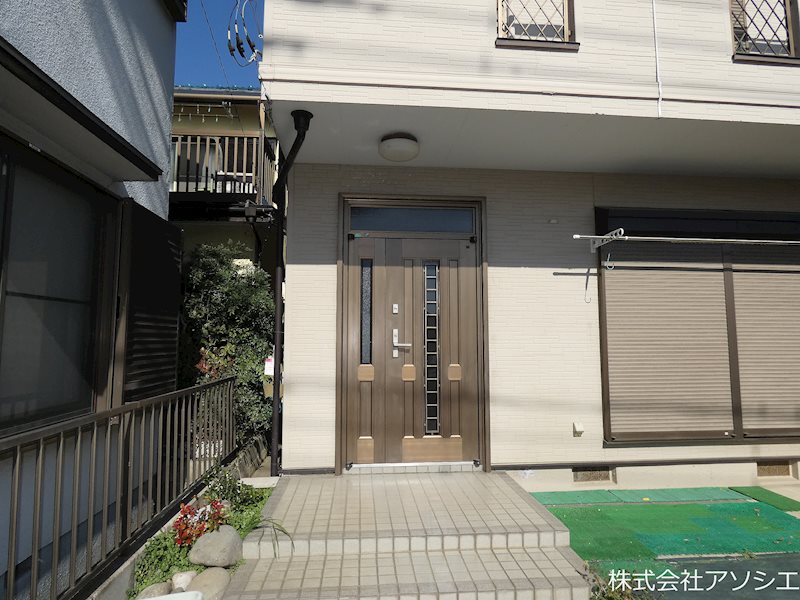 越谷千間台西六丁目戸建 玄関