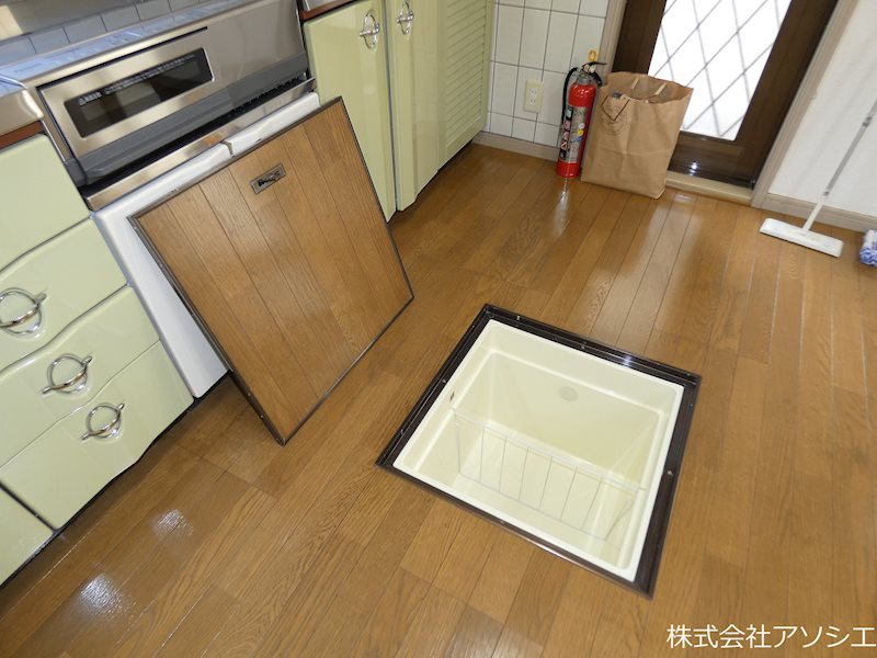越谷千間台西六丁目戸建 床下収納