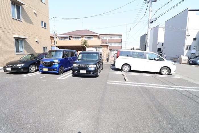グラン　モンターニュ 駐車場