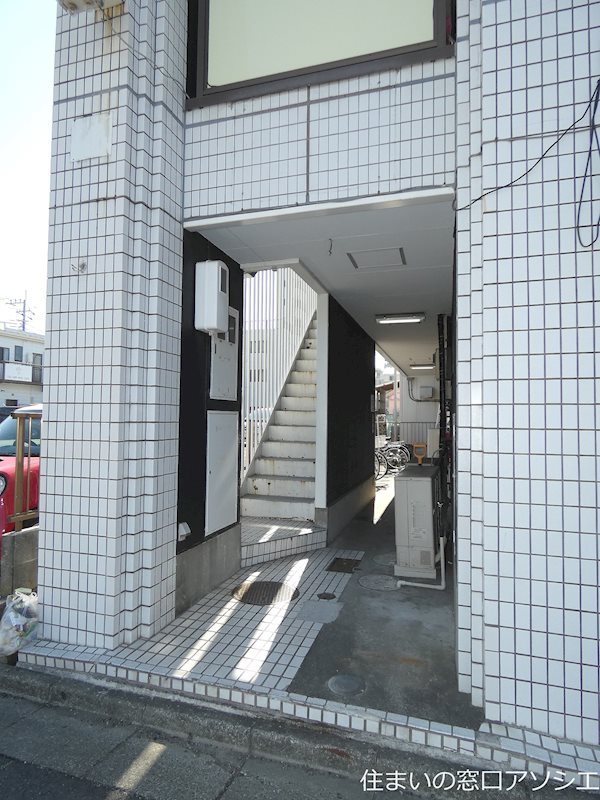 小川ビル エントランス
