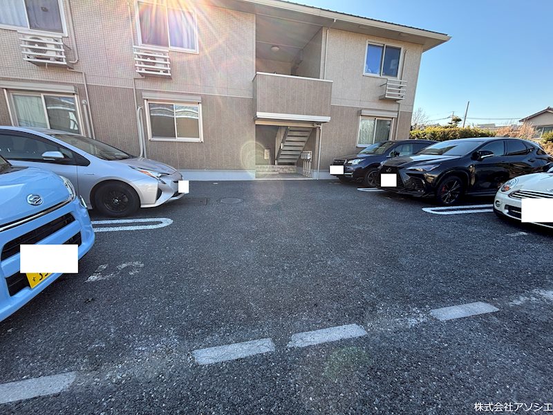 セジュールウィット幸房 駐車場