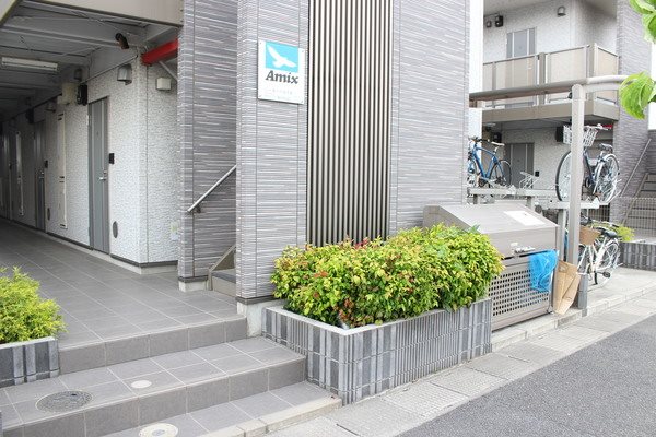 シーダーベルクB 敷地内ごみ置き場