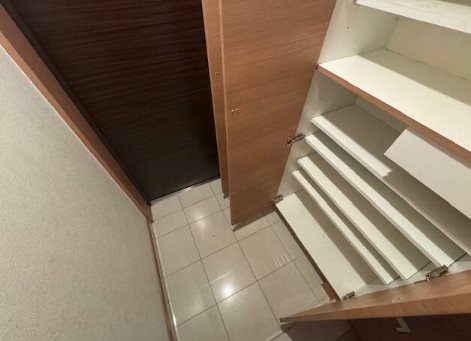 パレステージ越谷 玄関