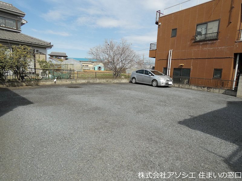 金子コーポ 駐車場