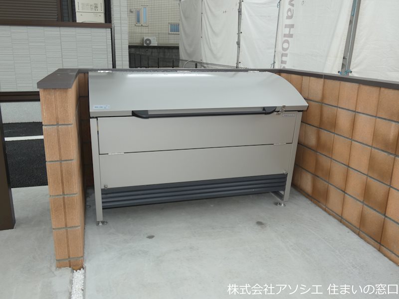 アニヴェルセル ゴミ集積場