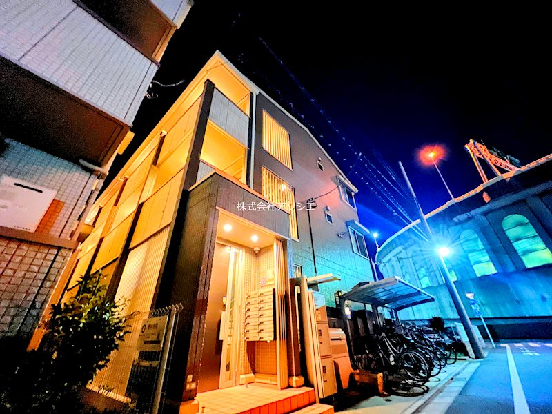 アネシスのご紹介は住まいの窓口アソシエにお任せください。
