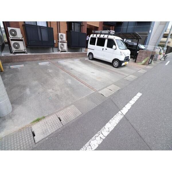 アコール 駐車場