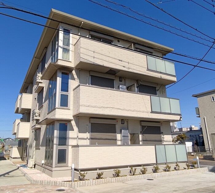 アムールのご紹介は住まいの窓口アソシエへ