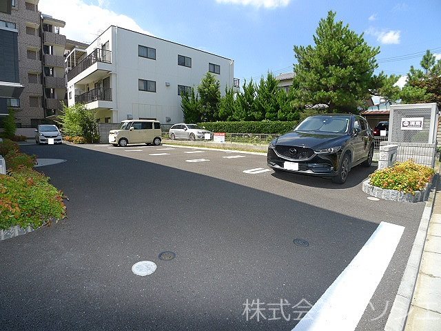 アリエス（三郷市） 駐車場