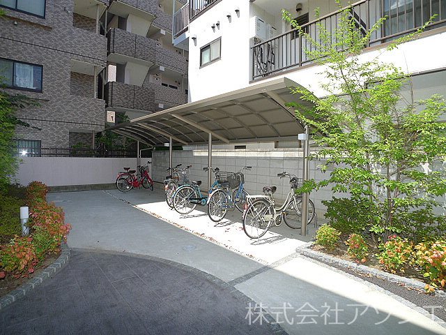 アリエス（三郷市） 駐輪場