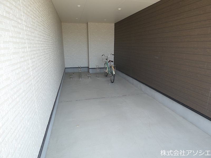 キャメル北越谷4 駐輪場